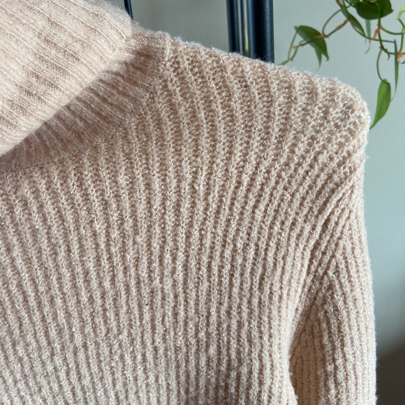 Garage dusty pink turtleneck sweater! - Picture 3 of 4